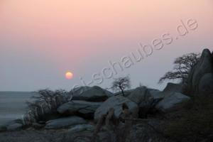 Sonnenaufgang auf Kubu Island