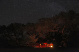 Campsite bei Nacht       