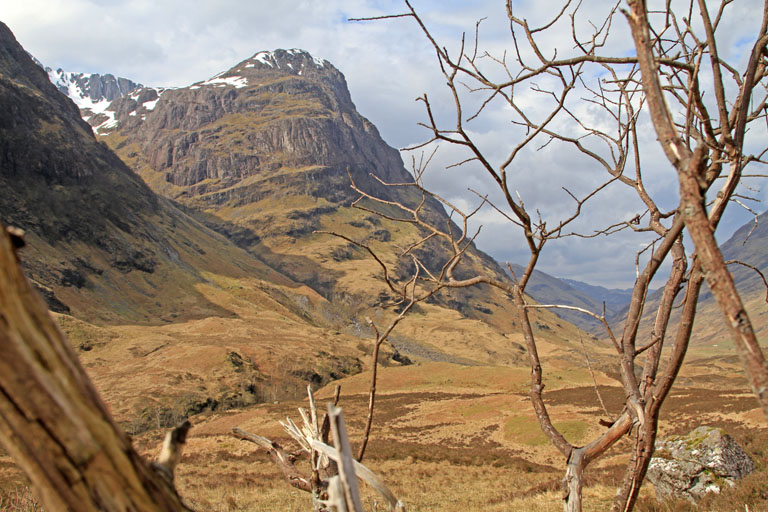 Schroffe Landschaft in den Highlands