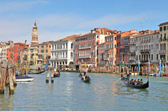 typische Kanal-Szene in Venedig