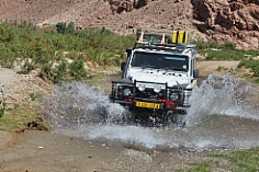 Wasserdurchfahrt im Hoarusib