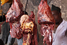 Fleisch auf dem Markt in Stone Town, Sansibar