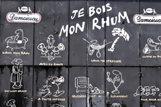 Graffiti in der Destillerie Damoiseau auf Guadeloupe