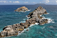 Blick vom Felsenkreuz an der Pointe des Châteaux auf Guadeloupe