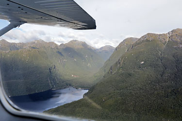 scenic flight mit dem wasserfugzeug, te anau, neuseeland