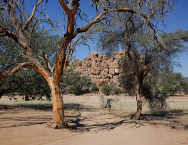 Landschaft im Camp Madisa, Namibia im Mai 2021