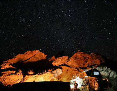 campsite bei nacht auf rooiklip, namibia