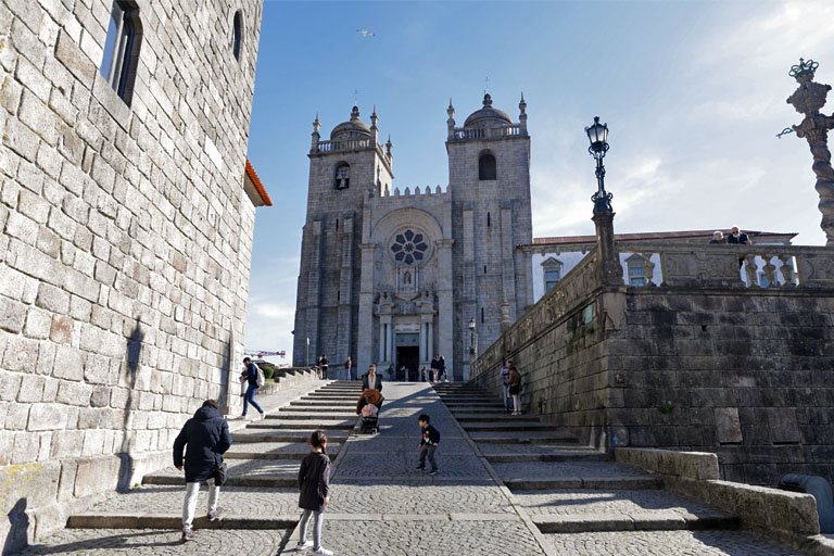 porto - außenansicht der kathedrale