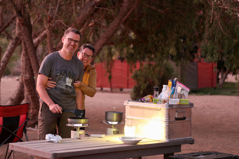 kochen auf der booplas campsite, namibia im oktober 2022