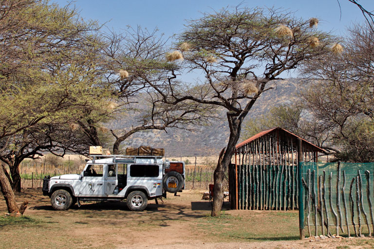 otavi vineyard campsite mit landy, namibia, september 2023