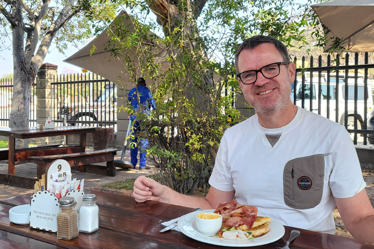 Frühstück im Purple Fig Bistro, Grootfontein, Namibia, September 2023