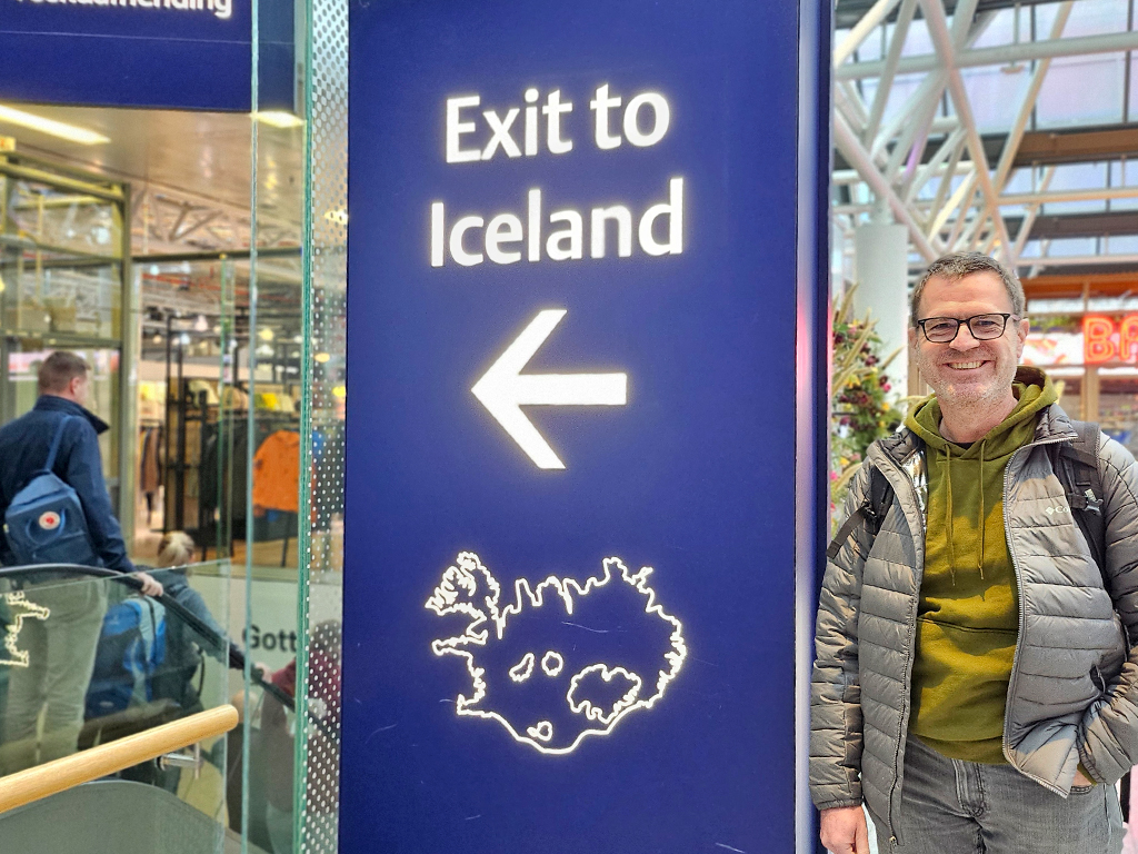 ankunft am flughafen in reykjavik, island, märz 2024