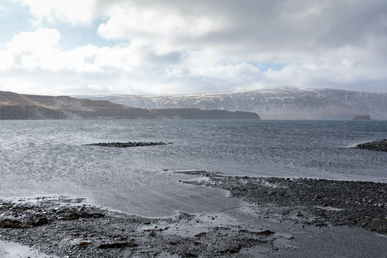 aprilwetter am hvalfjörður, island, märz 2024