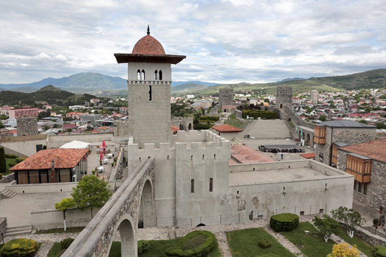 ausblick von der festung rabati, achalziche, georgien, mai 2024