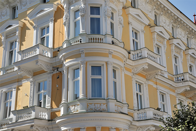 hausfassade in franzensbad, tschechien, september 2024