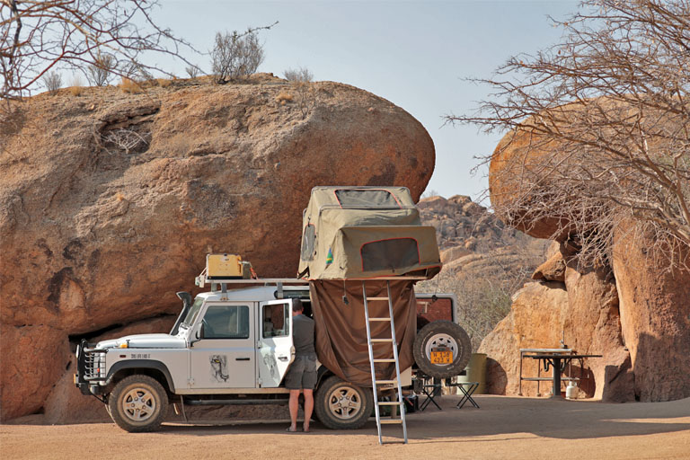 landy auf omandumba, namibia, september 2024