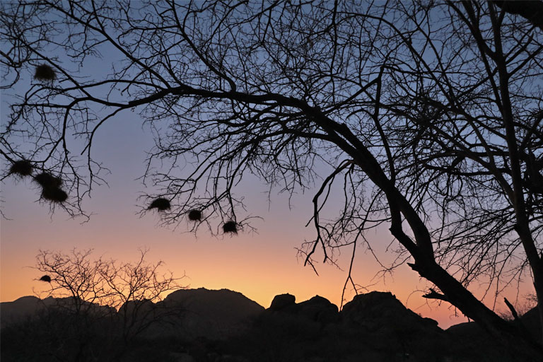 sonnenuntergang auf omandumba, namibia, september 2024