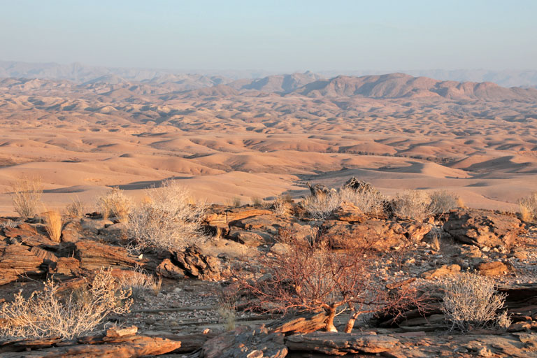 landschaft im abendlicht auf namib's valley of a 1000 hills, namibia, september 2024