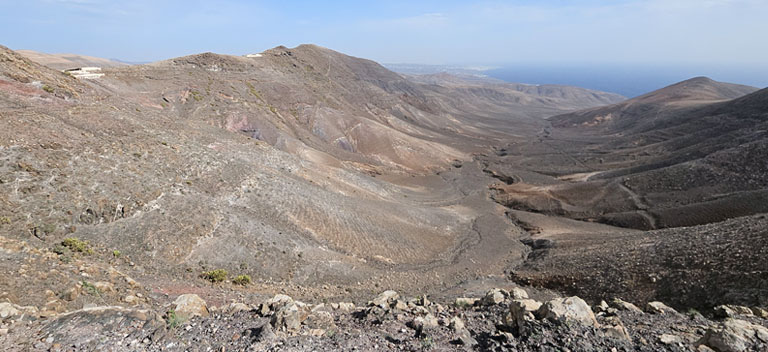 ausblick aufs meer, wanderung bei femés, lanzarote, dezember 2024