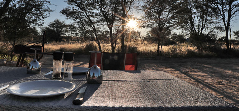 sonnenuntergang auf der nossob prremium campsite, kgalagadi, april 2025