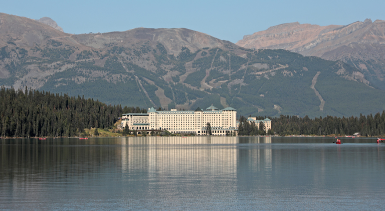 fairmont chateau, lake louise, kanada, september 2025