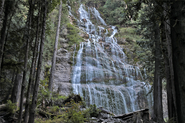 bridal veil falls, british columbia, kanada, september 2025