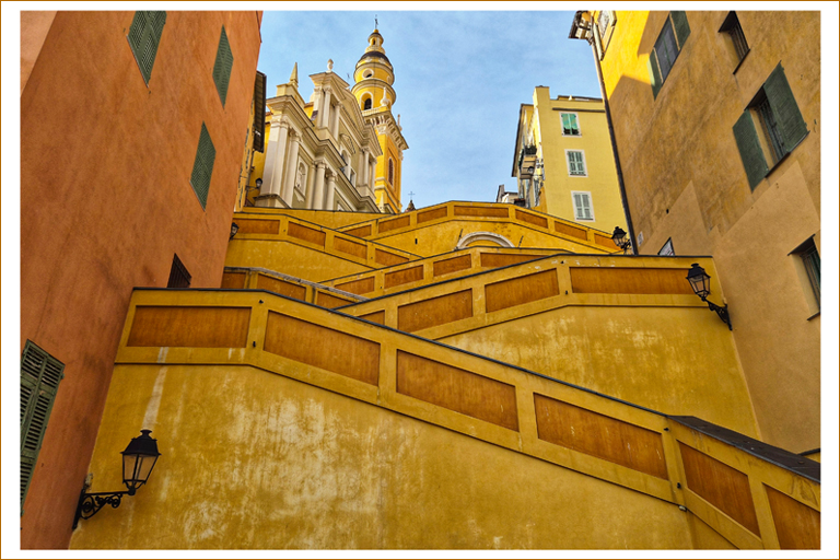 die berühmte treppe in menton, frankreich, workation, dezember 2025